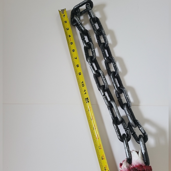 💀SEVERED ARM with Attached Faux Chain Halloween Prop Decoration - Picture 6 of 7